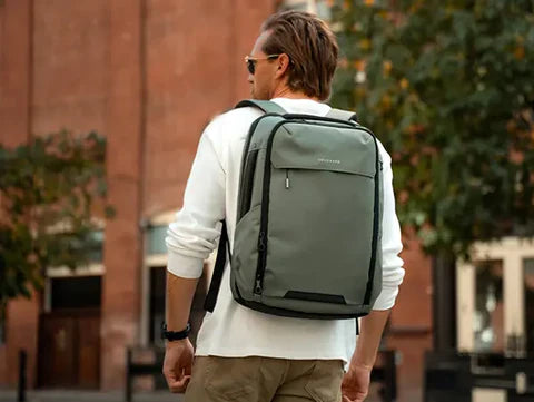 SOLGAARD WARDROBE ON WHEELS